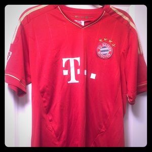 Bayern München 2012 soccer jersey / ARJEN ROBBEN